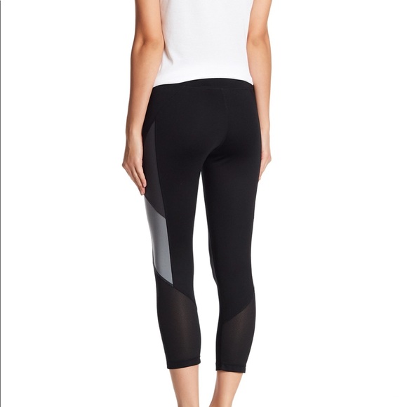 🌸Nike running crop🌸 - Picture 2 of 6